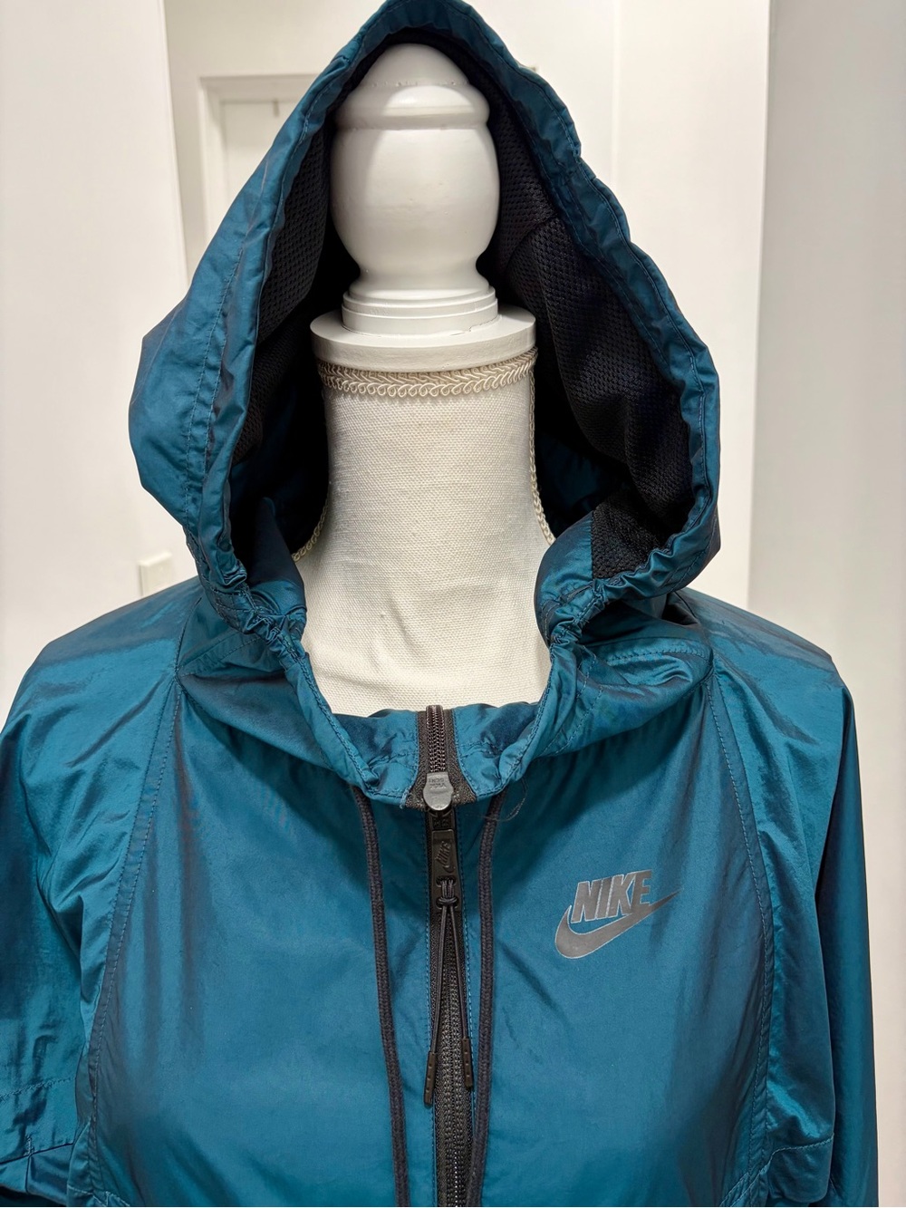 Nike Women’s Teal Hooded Windbreaker with Reflective Logo